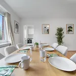 Design-wohnung I Balkon I Zentral I Kueche Appartement